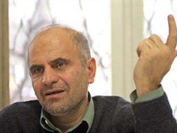 دولت در مورد برنامه های جدید برخورد جناحی نکند و گفت وگوی ملی داشته باشد