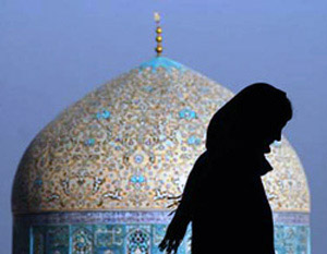 زن به مثابه مادر یا کارمند؟ اولویت با کدام است؟