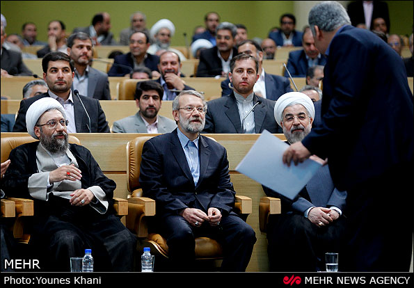 آیت الله لاریجانی: «امنیت اقتصادی» باید همراه برخورد با مفسدان اقتصادی لحاظ شود آیت الله لاریجانی: «امنیت اقتصادی» باید همراه برخورد با مفسدان اقتصادی لحاظ شود