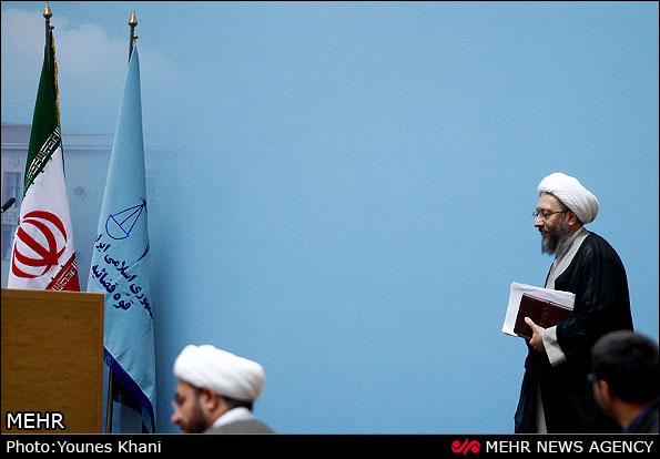 آیت الله لاریجانی: «امنیت اقتصادی» باید همراه برخورد با مفسدان اقتصادی لحاظ شود آیت الله لاریجانی: «امنیت اقتصادی» باید همراه برخورد با مفسدان اقتصادی لحاظ شود