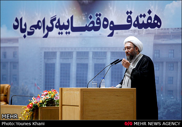 آیت الله لاریجانی: «امنیت اقتصادی» باید همراه برخورد با مفسدان اقتصادی لحاظ شود آیت الله لاریجانی: «امنیت اقتصادی» باید همراه برخورد با مفسدان اقتصادی لحاظ شود
