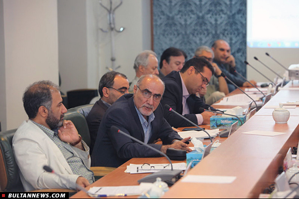 در دیدار ایوبی و سینماگران با معاون رئیس جمهور چه گذشت؟ در دیدار ایوبی و سینماگران با معاون رئیس جمهور چه گذشت؟