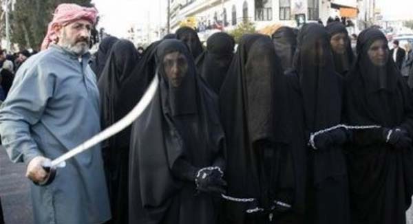 فروش 510 زن کرد اقلیت ایزدی توسط داعش به قیمت هر زن 100 هزار دینار عراقی!+عکس