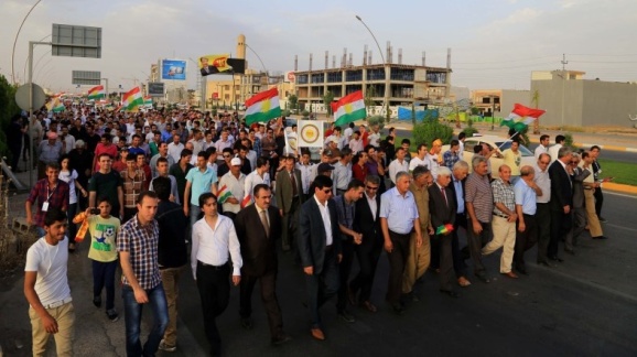 معلمان کردستان عراق راهپیمایی اعتراضی خود را امروز دوشنبه در اربیل شروع کردند.