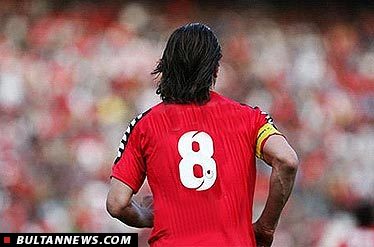 بازگشت کریمی به فوتبال در مرحله‌ای تازه/ گزینه روی میز پرسپولیس باز است!