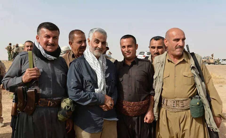 سردار قاسم سلیمانی در کنار پیشمرگان کرد عراقی‎ +‌عکس