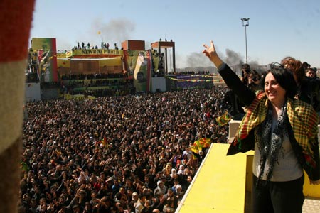 زندگي اقوام ايراني را با يکديگر چگونه ارزيابي مي کنيد؟