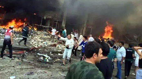 دو انفجار در بغداد 100 کشته و زخمی بجا گذاشت