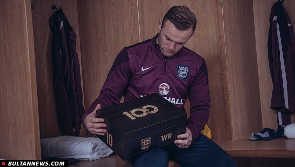 کفش‌های ویژه به مناسبت صدمین بازی وین رونی (+عکس)