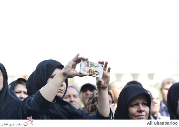 تشییع سه شهید گمنام در بازارر تهران+تصاویر