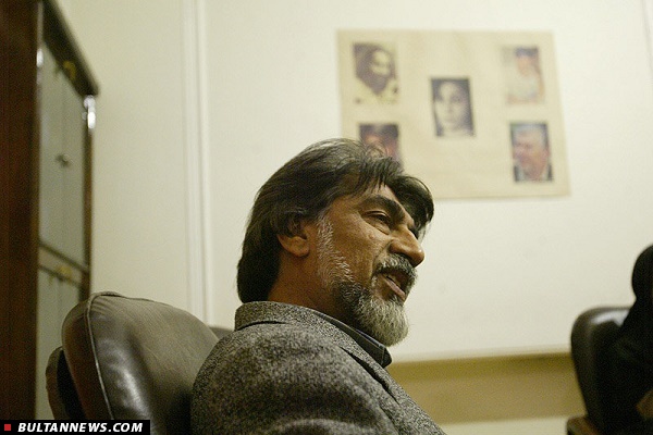 می‌گفت، سکوت می‌کرد، معترض می‌شد