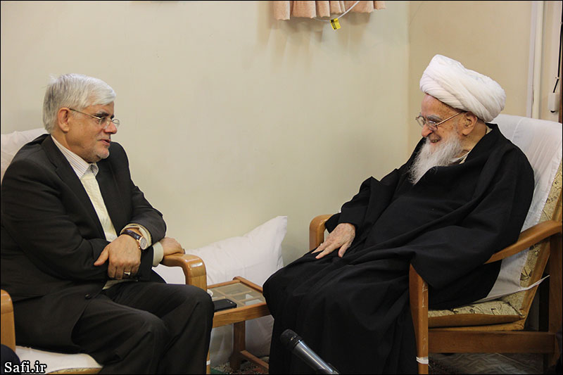 مسئولان، آبرو و اعتبار خود را در راه مستقیم الهی خرج کنند مسئولان، آبرو و اعتبار خود را در راه مستقیم الهی خرج کنند