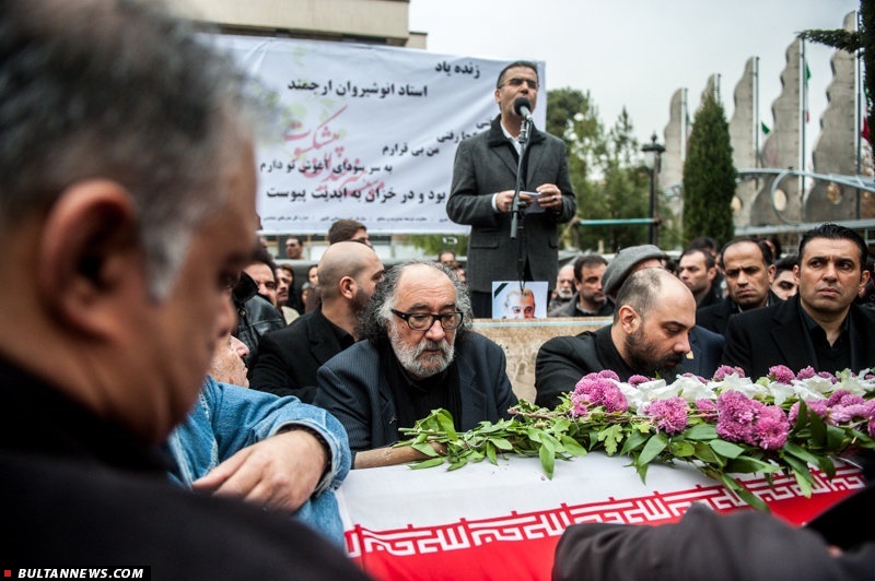 آسمان با ارجمندها گریست