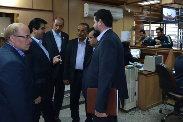 مدیر عامل بانک صادرات ایران بر توسعه بانکداری الکترونیک تاکید کرد