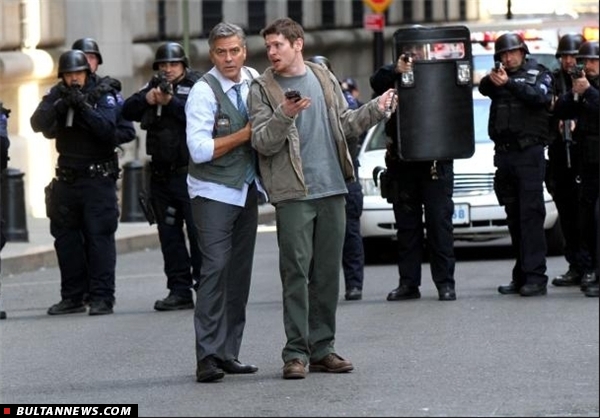 «جورج کلونی» با کمربند انتحاری‌اش، مردم نیویورک را شوکه کرد (+عکس)