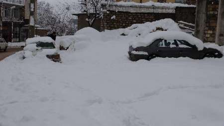 برف راه 35 روستای پاوه را بست