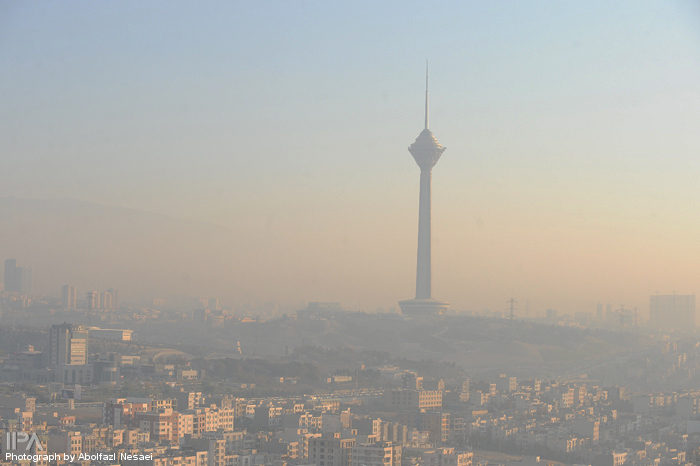 هوای تهران از شرایط سالم تا مرز شرایط هشدار/مدارس ابتدایی و مهدها فردا و پس فردا تعطیل شدند