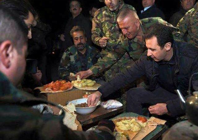 بشار اسد در جمع سربازان ارتش سوریه