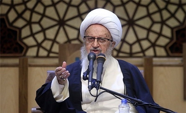 آیت‌الله مکارم: برخی هنوز به غرب امیدوارند و 