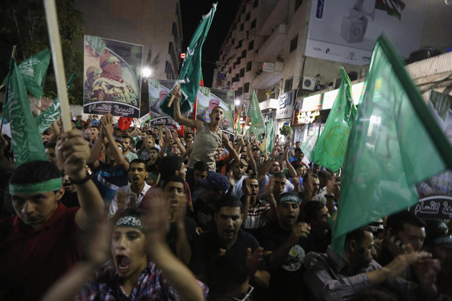 وحدت پیروزمندانه جوانان فلسطینی پیرامون مقاومت وحدت پیروزمندانه جوانان فلسطینی پیرامون مقاومت