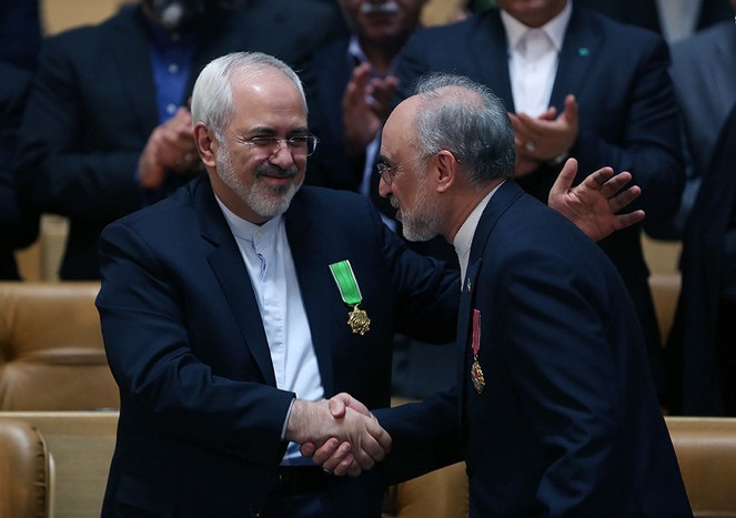 روحانی:امروز روز قدردانی یک ملت از سرداران فداکار صحنه دفاع بین المللی از یک ملت است