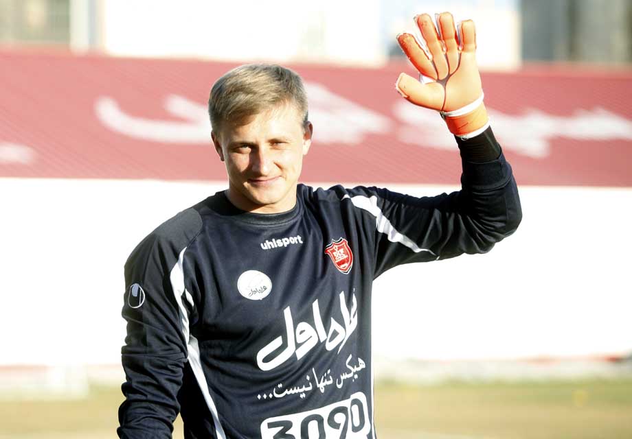 پرسپولیس دروازه بان شاغل در لهستان را مفت از دست داد