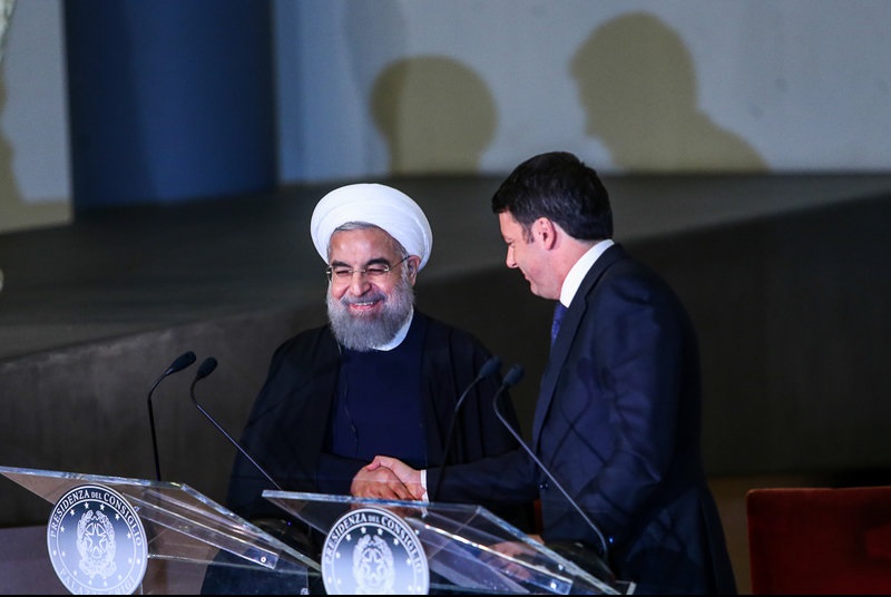 روحانی: هدف نهایی، رفاه در زندگی مردم است