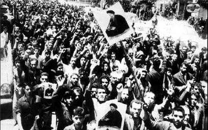 حمله شدید شاه به انقلابیون/ شاه:به قیام كنندگان 15 خرداد پول دادند!