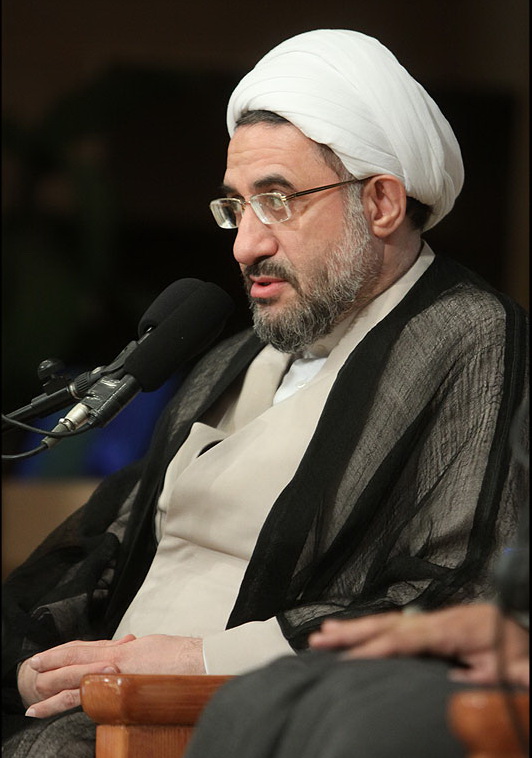 مخالف وحدت در هر لباسی که باشد، مزدور دشمنان اسلام است مخالف وحدت در هر لباسی که باشد، مزدور دشمنان اسلام است