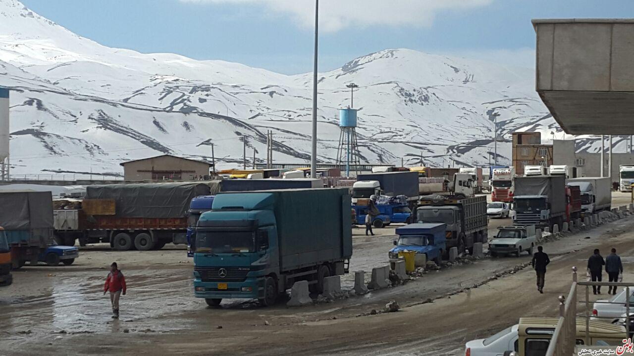 گزارش تصویری بولتن نیوز از قاچاق میوه به ایران توسط کامیونهای ترانزیتی ترک