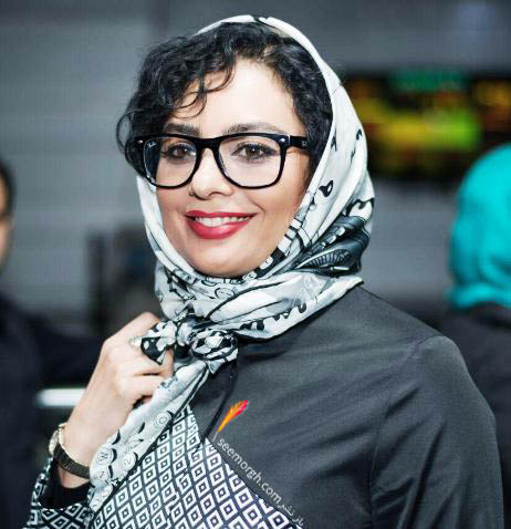چهره متفاوت یکتا ناصر با عینک و خنده های باران کوثری با مردم! عکس