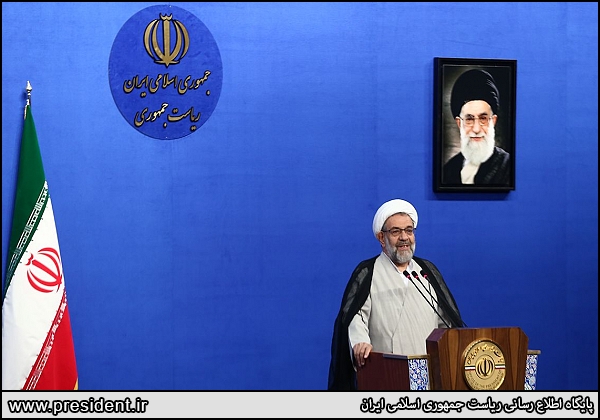 روحانی:با هدایت های مقام معظم رهبری پیش خواهیم رفت/حداد عادل: معیار وحدت ما تعلق به انقلاب اسلامی