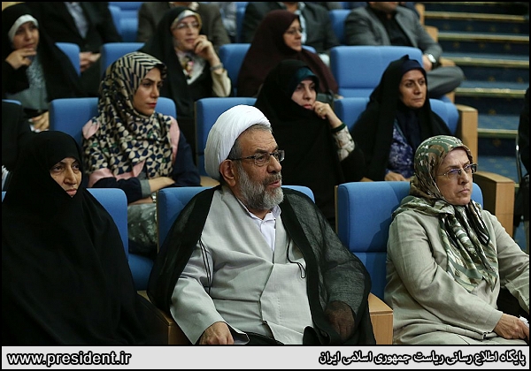 روحانی:با هدایت های مقام معظم رهبری پیش خواهیم رفت/حداد عادل: معیار وحدت ما تعلق به انقلاب اسلامی