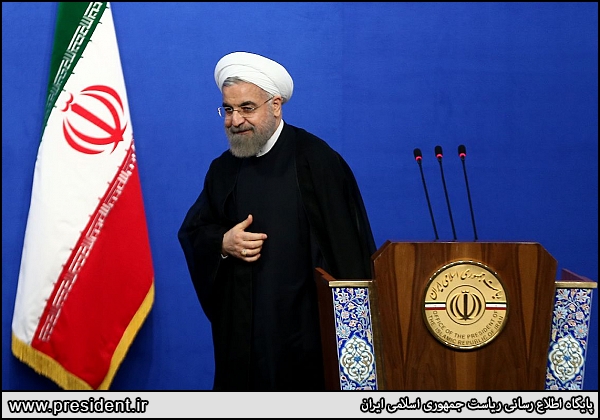 روحانی:با هدایت های مقام معظم رهبری پیش خواهیم رفت/حداد عادل: معیار وحدت ما تعلق به انقلاب اسلامی