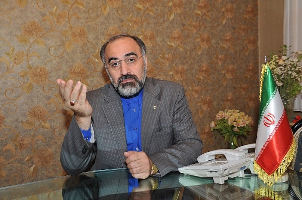 سیاستهای اقتصادی دولت یازدهم از جای دیگری دیکته میشود/تیم اقتصادی اختیار عمل ندارد سیاستهای اقتصادی دولت یازدهم از جای دیگری دیکته میشود/تیم اقتصادی اختیار عمل ندارد