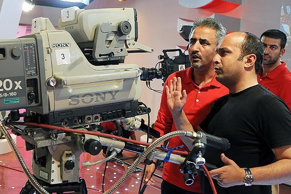 چرا خندوانهای در تلویزیون گل میکند؟ چرا خندوانهای در تلویزیون گل میکند؟