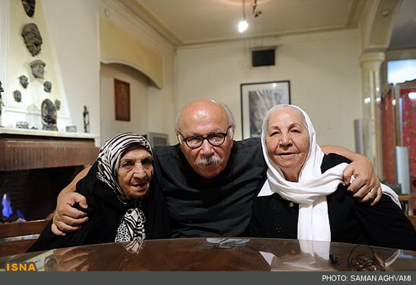 برای‌ «جوان‌ترین فیلم‌ساز میانسال سینما»