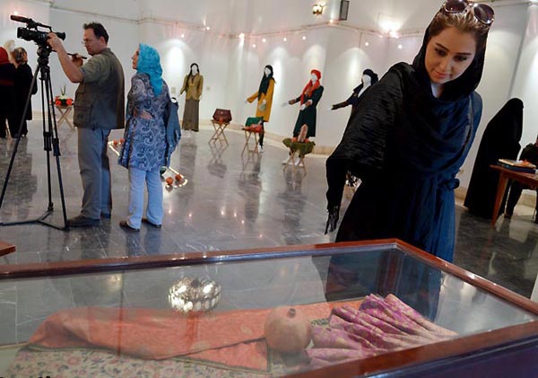 نمایشگاه مد و لباس قجری زنانه