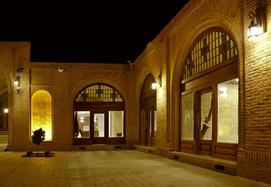 سعدالسلطنه؛ معماری سنتی و پست‌مدرن