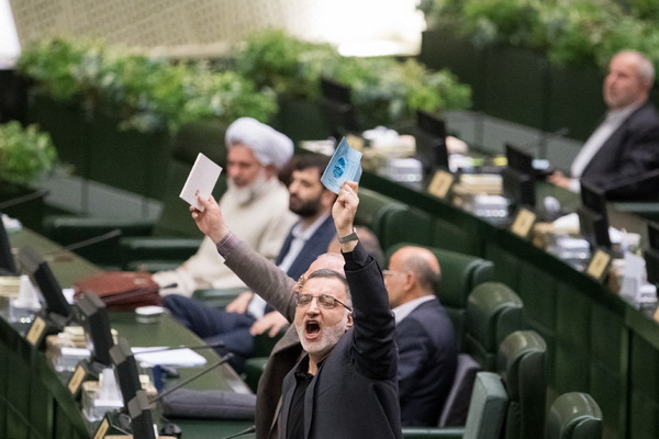 جنجال و بیاخلاقی به نفع چه گروهی تمام شد؟! جنجال و بیاخلاقی به نفع چه گروهی تمام شد؟!