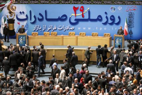 مسئولیت سنگین صادر کنندگان ایرانی برای صادرات 180 میلیارد دلاری