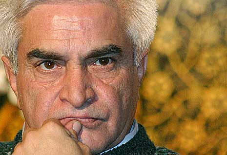 زیر پای هم پوست موز می‌اندازیم/ سینمای ما کلاف سردرگم است