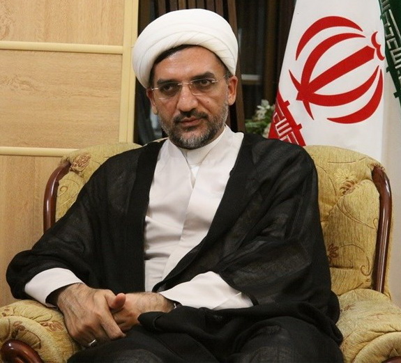 در مراسم پیاده روی اربعین تنها قدرت جذب حسینی را نمایش دهید