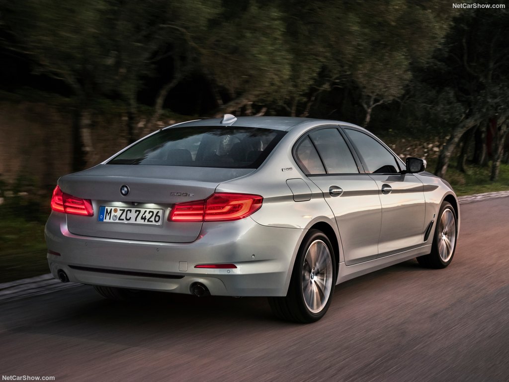 بامو 530e iPerformance، عضو هیبریدی خانوادهٔ سری 5 بامو 530e iPerformance، عضو هیبریدی خانوادهٔ سری 5