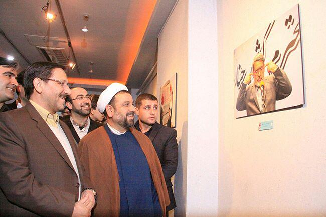 اظهار محبت مسوولین فرهنگی و سیاسی کردستان از دیدن عکس وزیر کشور در یک قاب عکس اظهار محبت مسوولین فرهنگی و سیاسی کردستان از دیدن عکس وزیر کشور در یک قاب عکس