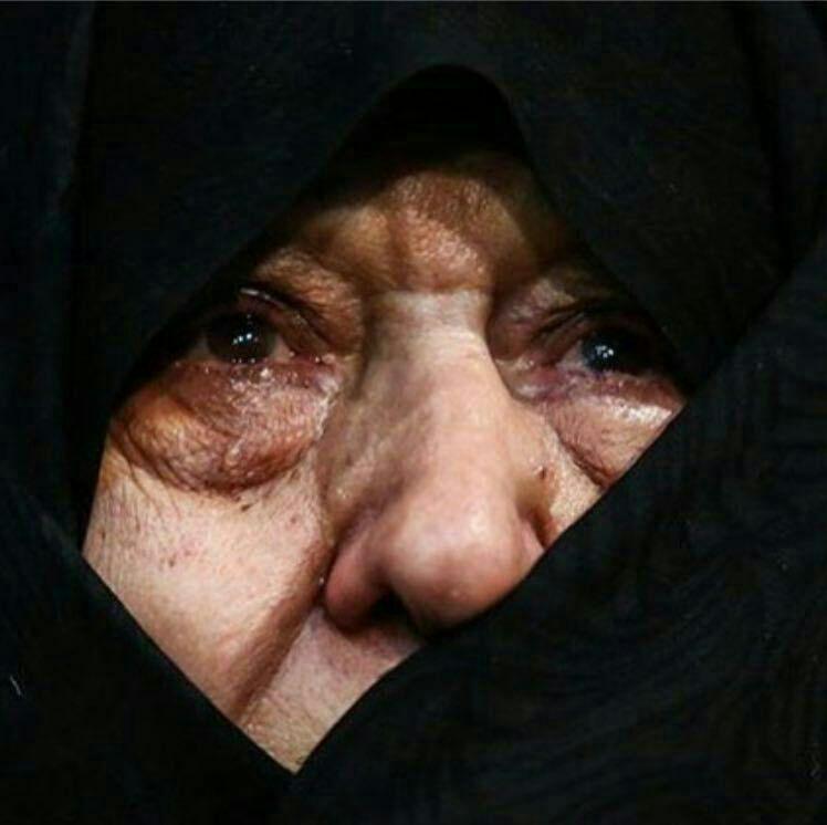 مقام معظم رهبری بر پیکر آیت الله هاشمی رفسنجانی نماز می خوانند مقام معظم رهبری بر پیکر آیت الله هاشمی رفسنجانی نماز می خوانند