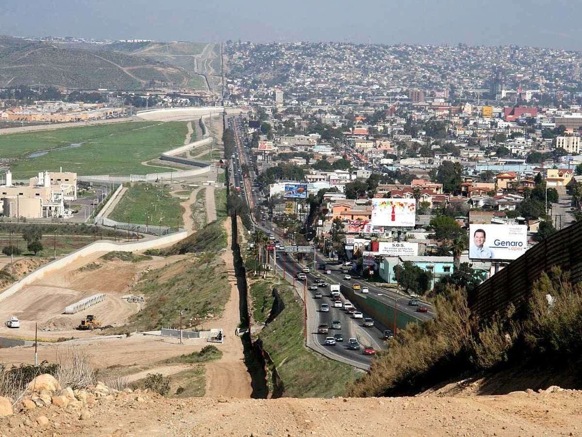 تفاوت مرز کشورها از یک خط ساده تا دیواری سخت تفاوت مرز کشورها از یک خط ساده تا دیواری سخت