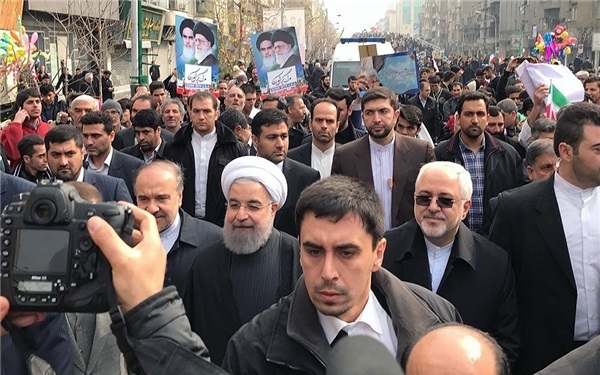 آغاز راهپیمایی شکوهمند سی و هشتمین سالگرد پیروزی انقلاب اسلامی درسراسر کشور/آغاز سخنرانی رئیس جمهوری در مراسم گرامیداشت سالروز پیروزی انقلاب اسلامی