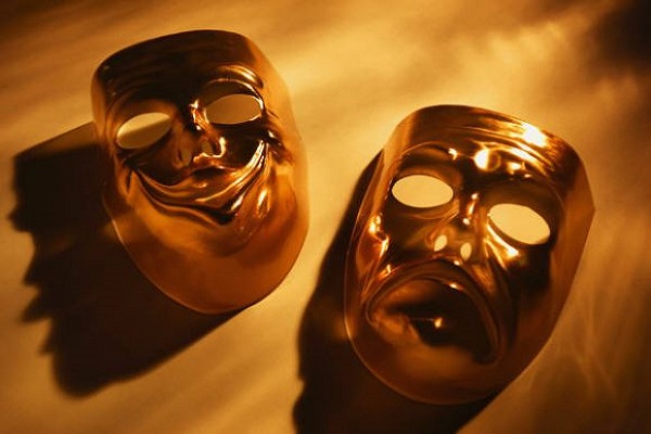 شاعری روی صحنه نمایش شاعری روی صحنه نمایش