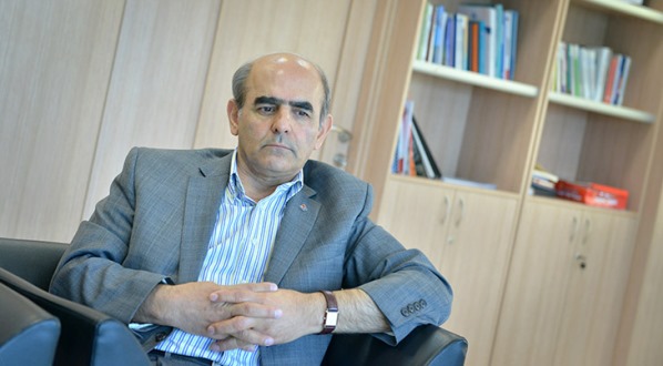 صنايع تبديلي در مناطق آزاد مورد بي توجهي قرار گرفت/ مناطق آزاد ما ارز بر است و نه ارز آور